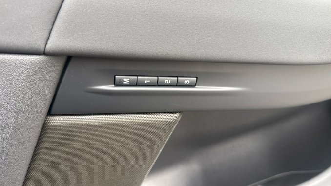 Land Rover Range Rover Evoque 2.0 D200 Hoxton Edition 5dr Auto Diesel Hatchback - Image 25